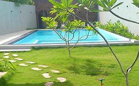 Ocean View Tourist Guest House At Negombo Beach